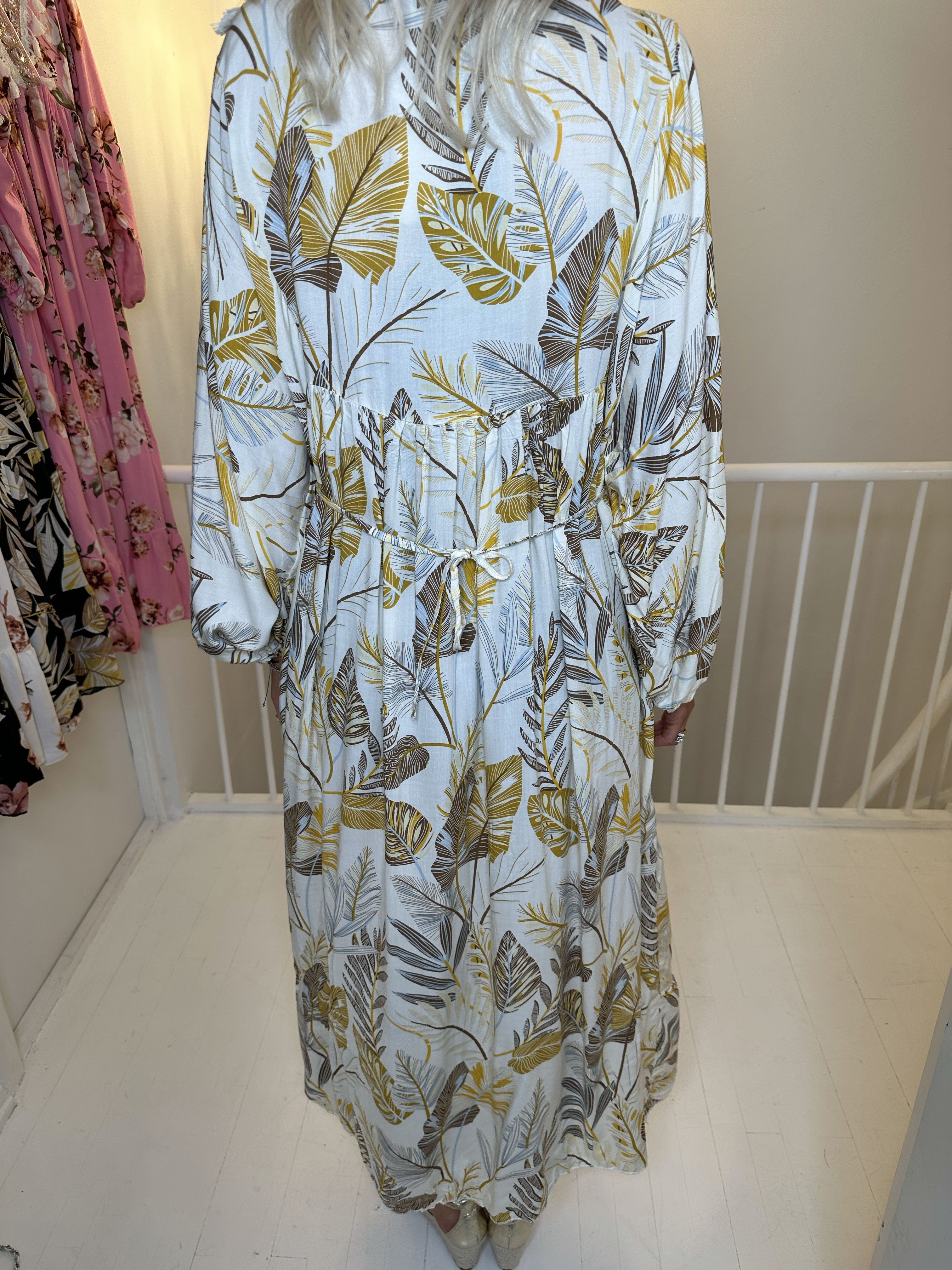 Adelaida Leaf - Tunikakjole med musling og frynse detaljer